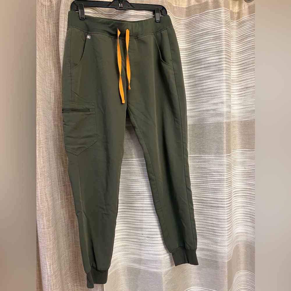 Figs, jogger, scrub pants, color, moss